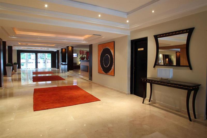 Blanca Urban Hotel 4*